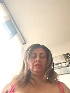 Snapshot of Latiinvenushot chatting on November 2025 03:12:01 PM Latiinvenushot online show from November 2025 03:12:01 PM