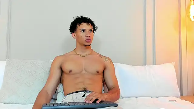 Snapshot of Dominick_star chatting on December 2024 04:00:01 AM Dominick star online show from December 2024 04:00:01 AM