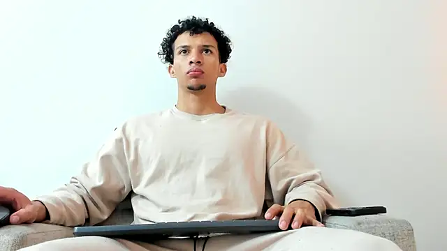 Snapshot of Dominick_star chatting on December 2024 03:36:01 AM Dominick star online show from December 2024 03:36:01 AM