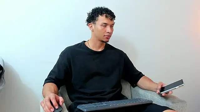 Snapshot of Dominick_star chatting on January 2025 02:56:01 AM Dominick star online show from January 2025 02:56:01 AM