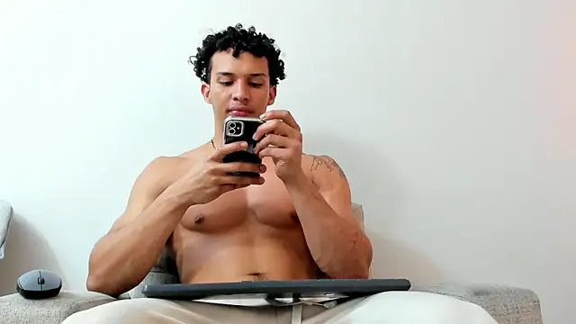 Snapshot of Dominick_star chatting on January 2025 03:48:01 AM Dominick star online show from January 2025 03:48:01 AM