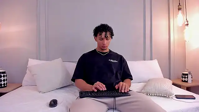 Snapshot of Dominick_star chatting on September 2025 04:03:01 AM Dominick star online show from September 2025 04:03:01 AM