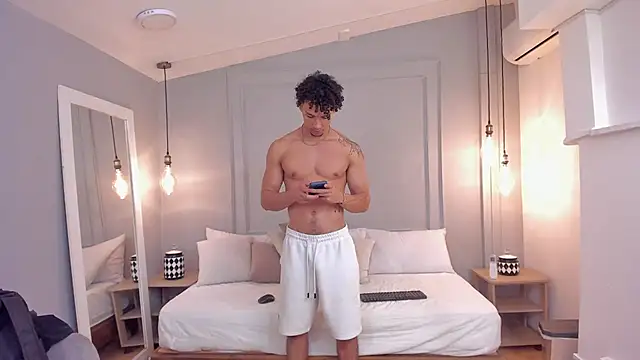 Snapshot of Dominick_star chatting on October 2025 04:32:01 AM Dominick star online show from October 2025 04:32:01 AM