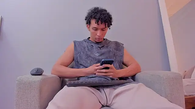 Snapshot of Dominick_star chatting on October 2025 03:31:01 AM Dominick star online show from October 2025 03:31:01 AM