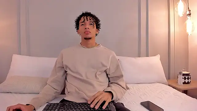 Snapshot of Dominick_star chatting on October 2025 04:03:02 AM Dominick star online show from October 2025 04:03:02 AM