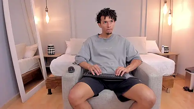 Snapshot of Dominick_star chatting on November 2025 03:41:01 AM Dominick star online show from November 2025 03:41:01 AM