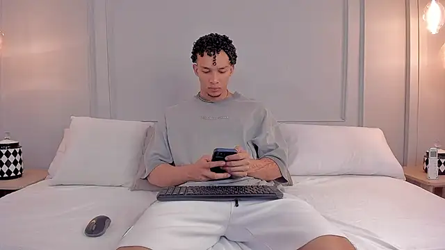 Snapshot of Dominick_star chatting on November 2025 04:01:01 AM Dominick star online show from November 2025 04:01:01 AM