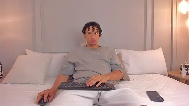 Snapshot of Dominick_star chatting on December 2025 04:18:02 AM Dominick star online show from December 2025 04:18:02 AM