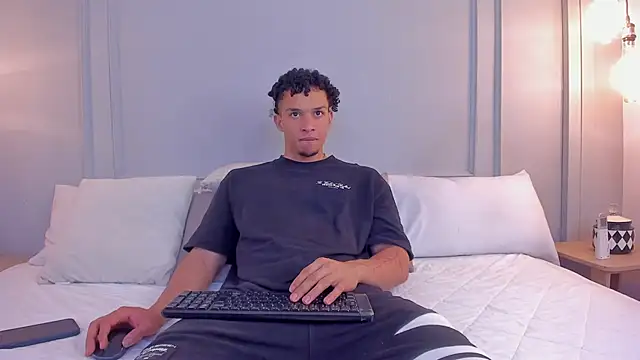 Snapshot of Dominick_star chatting on December 2025 04:33:02 AM Dominick star online show from December 2025 04:33:02 AM