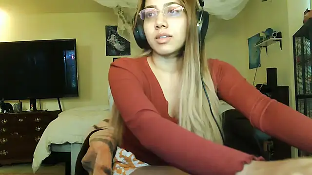 Snapshot of PolinaLoveX chatting on December 2024 09:43:01 PM PolinaLoveX online show from December 2024 09:43:01 PM