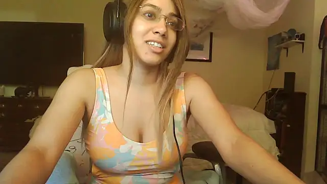 Snapshot of PolinaLoveX chatting on March 2025 12:19:02 AM PolinaLoveX online show from March 2025 12:19:02 AM