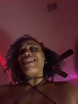 loveluna8 online show from December 2025 10:39:01 PM