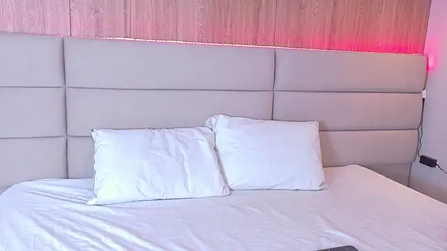 Snapshot of ValeSwift chatting on December 2025 12:47:02 PM ValeSwift online show from December 2025 12:47:02 PM