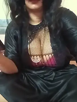 Snapshot of MONA_DARLING31 chatting on June 2026 05:23:02 AM MONA DARLING31 online show from June 2026 05:23:02 AM