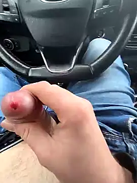 Snapshot of Titanhoott chatting on January 2025 12:47:02 PM Titanhoott online show from January 2025 12:47:02 PM