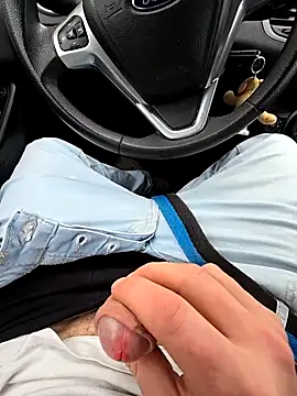 Snapshot of Titanhoott chatting on November 2025 12:05:01 PM Titanhoott online show from November 2025 12:05:01 PM