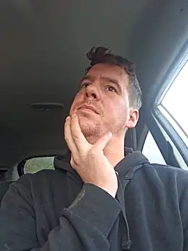 Snapshot of Titanhoott chatting on November 2025 10:21:01 AM Titanhoott online show from November 2025 10:21:01 AM