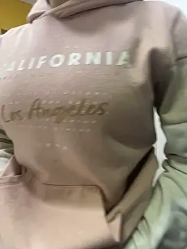 lemonkittyy online show from February 2025 10:37:02 PM