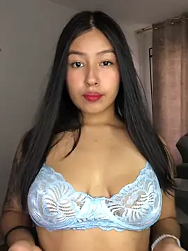 EmmaRossem online show from April 2026 07:33:01 PM