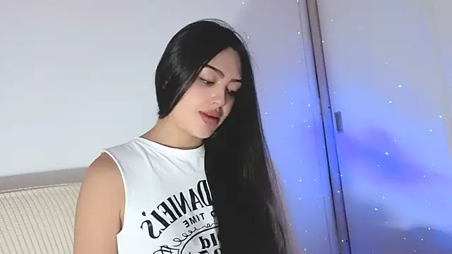 Sweet-Sophiee online show from May 2026 02:28:01 AM