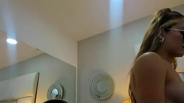 Snapshot of AmbarSantany chatting on March 2025 08:32:02 PM AmbarSantany online show from March 2025 08:32:02 PM