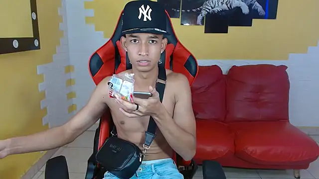 jose sexycumm online show from February 2025 08:25:01 PM