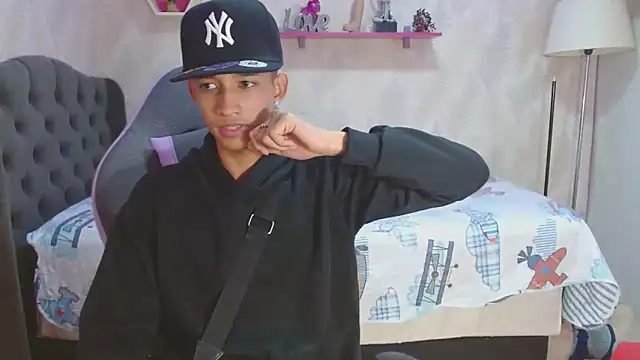 jose sexycumm online show from March 2025 08:53:01 PM