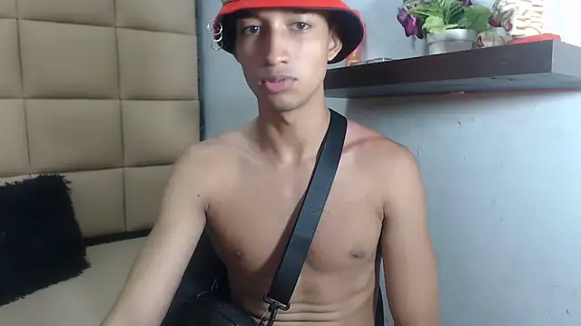 jose sexycumm online show from September 2025 07:48:01 PM