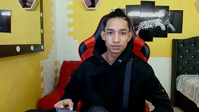 jose sexycumm online show from September 2025 08:47:01 PM