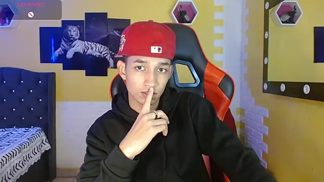 jose sexycumm online show from November 2025 08:33:02 PM