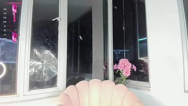 Snapshot of Megan_Lim chatting on December 2024 10:24:01 AM Megan Lim online show from December 2024 10:24:01 AM