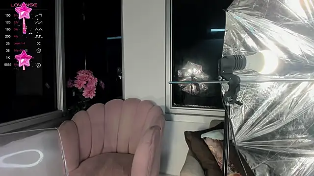 Snapshot of Megan_Lim chatting on December 2024 10:27:01 AM Megan Lim online show from December 2024 10:27:01 AM