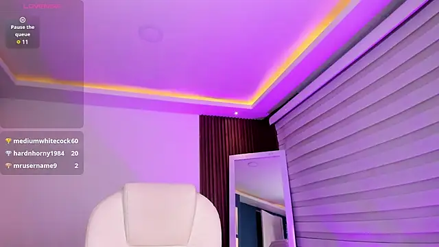 Snapshot of Lucy_Smith2 chatting on March 2025 06:35:02 AM Lucy Smith2 online show from March 2025 06:35:02 AM