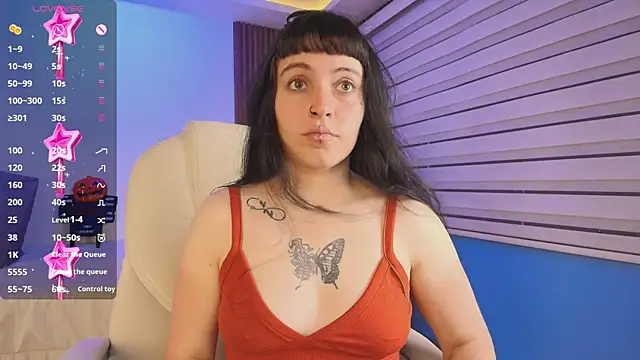 Snapshot of Lucy_Smith2 chatting on October 2025 07:49:02 PM Lucy Smith2 online show from October 2025 07:49:02 PM