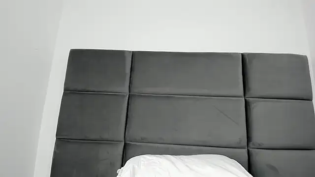 Lizz Luna online show from November 2025 06:42:02 PM