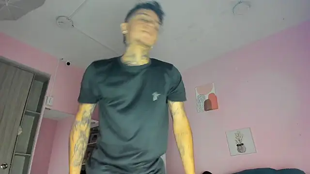 Snapshot of Ian_Castillo_ chatting on November 2025 11:11:02 AM Ian Castillo online show from November 2025 11:11:02 AM