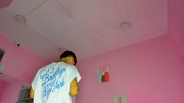 Snapshot of Ian_Castillo_ chatting on November 2025 11:11:01 AM Ian Castillo online show from November 2025 11:11:01 AM