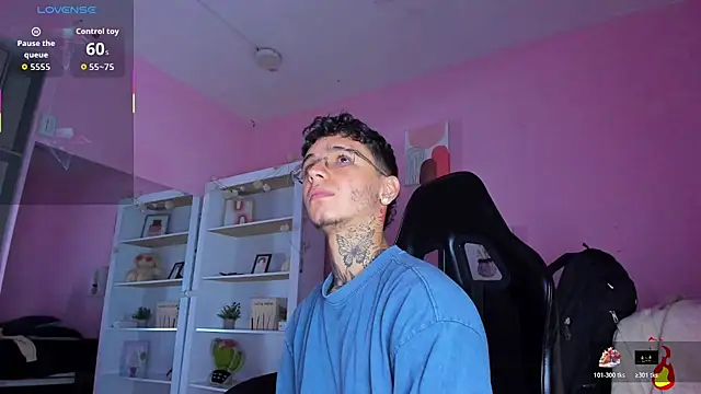 Snapshot of Ian_Castillo_ chatting on November 2025 11:20:01 AM Ian Castillo online show from November 2025 11:20:01 AM