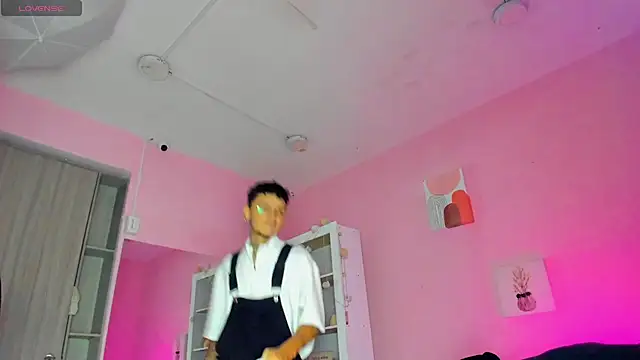 Snapshot of Ian_Castillo_ chatting on November 2025 11:21:02 AM Ian Castillo online show from November 2025 11:21:02 AM