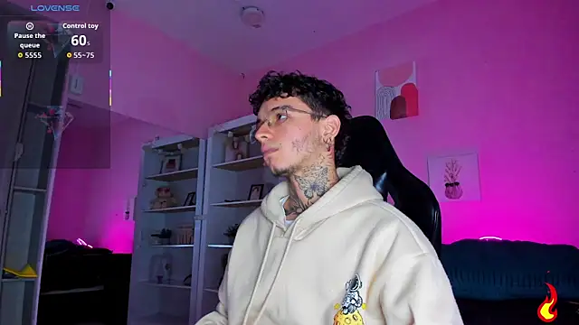 Snapshot of Ian_Castillo_ chatting on December 2025 11:19:01 AM Ian Castillo online show from December 2025 11:19:01 AM