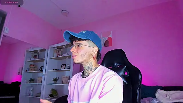 Snapshot of Ian_Castillo_ chatting on December 2025 11:25:02 AM Ian Castillo online show from December 2025 11:25:02 AM