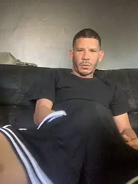 Snapshot of Chico_Bellaco chatting on May 2026 02:13:01 PM Chico Bellaco online show from May 2026 02:13:01 PM