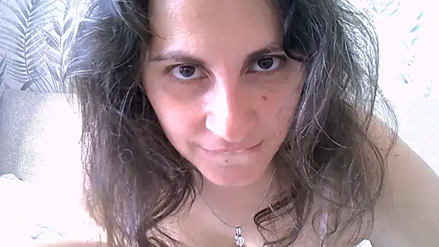 Snapshot of ShelaDiass chatting on October 2025 05:43:02 AM ShelaDiass online show from October 2025 05:43:02 AM