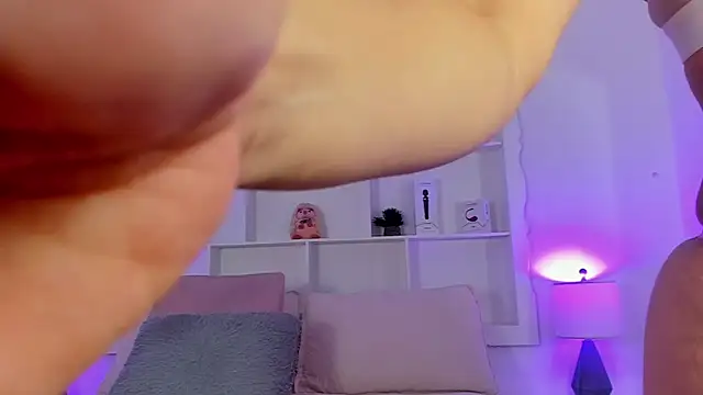 Jenifer Diaz online show from April 2026 12:50:02 PM