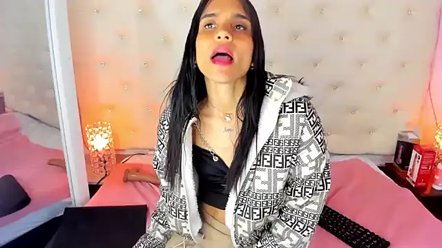 sophie pariss online show from February 2025 08:05:01 AM