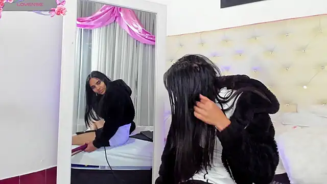 sophie pariss online show from March 2025 02:32:01 AM