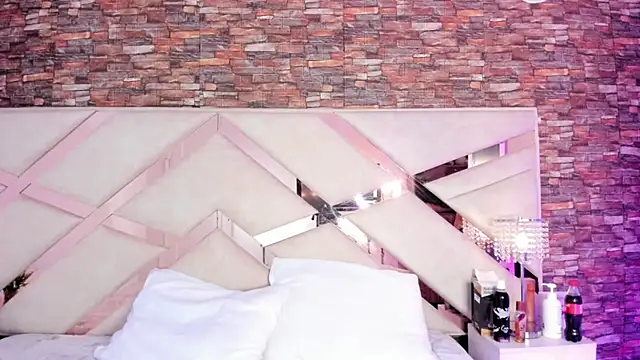 sophie pariss online show from October 2025 03:40:01 AM