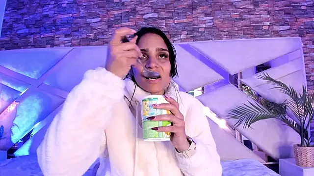 sophie pariss online show from December 2025 04:10:02 AM