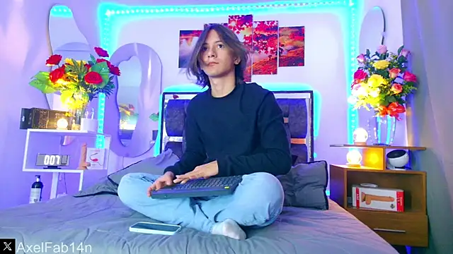 Alex and Fabian online show from February 2025 06:55:02 PM