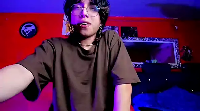 Snapshot of AnggelONfiree chatting on February 2025 12:57:02 PM AnggelONfiree online show from February 2025 12:57:02 PM